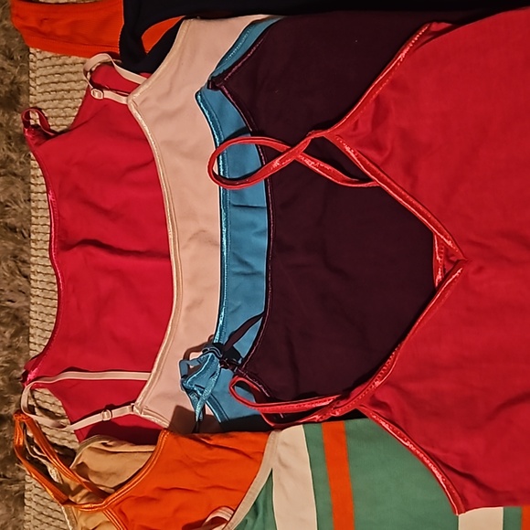 Womens bundle of camisoles and t-shirts - Picture 3 of 4
